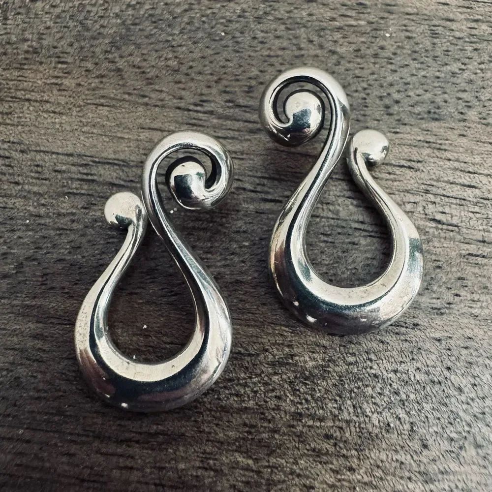 James Avery Retired Vintage Sterling Silver S Swirl Scroll Earrings